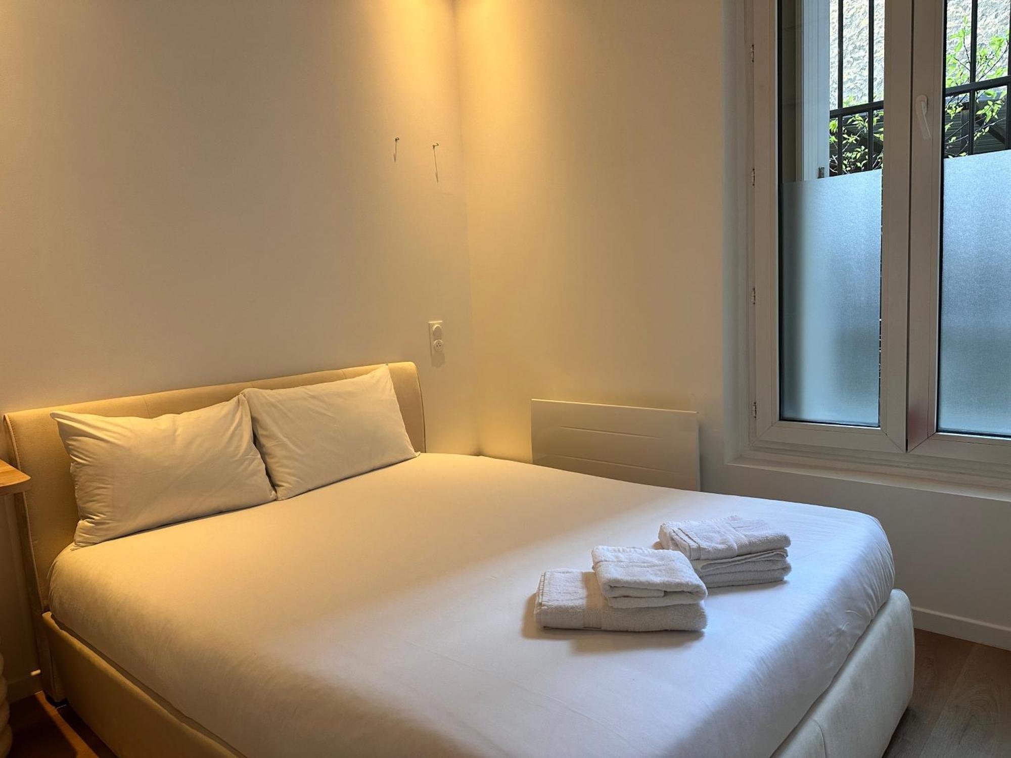 Apartment Metro-Paris Asnieres-sur-Seine Bagian luar foto