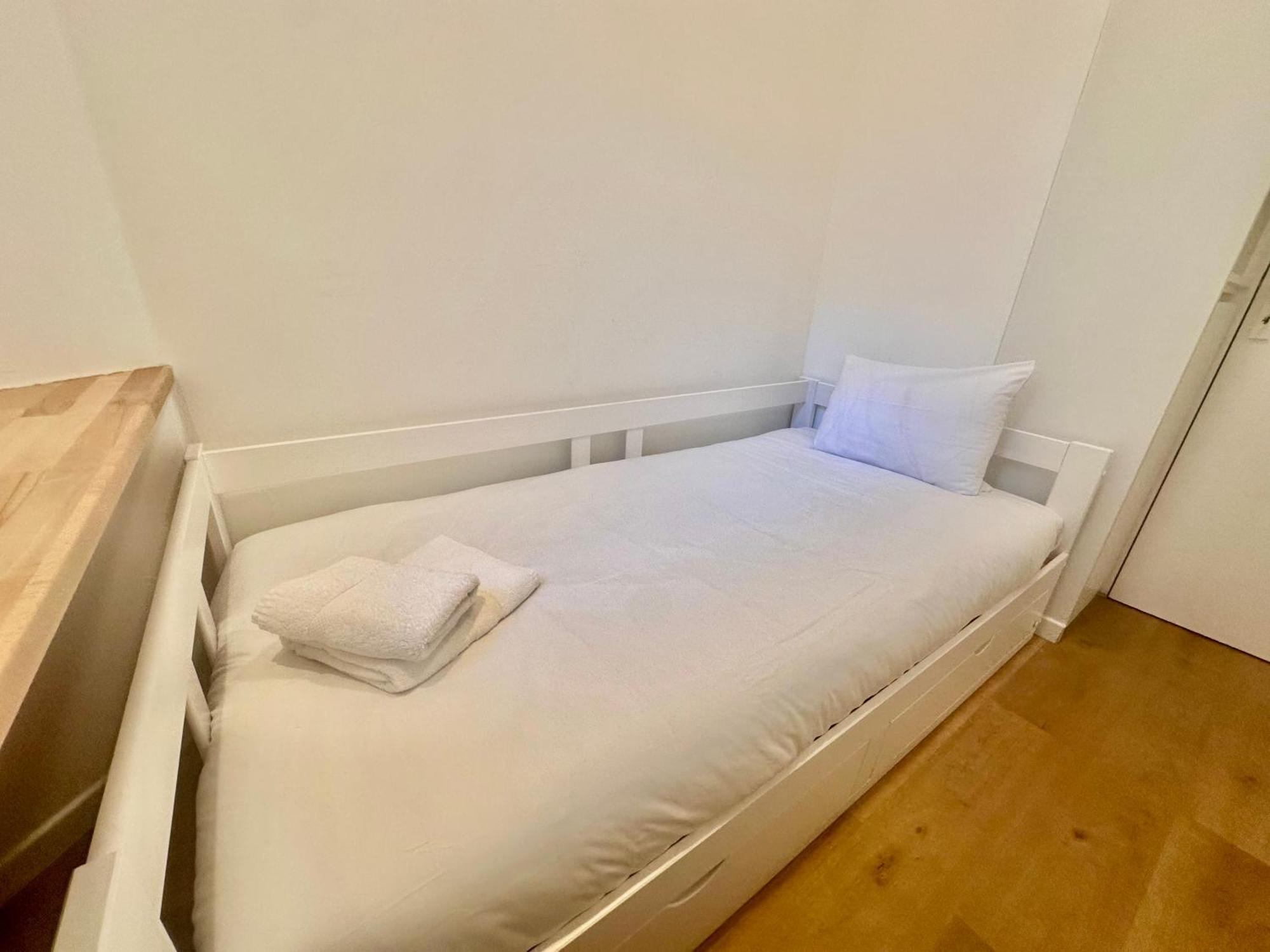 Apartment Metro-Paris Asnieres-sur-Seine Bagian luar foto